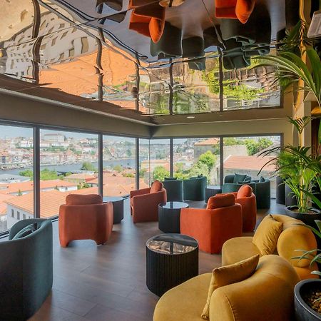 Hilton Porto Gaia Hotel Vila Nova de Gaia Buitenkant foto The lounge at the airport